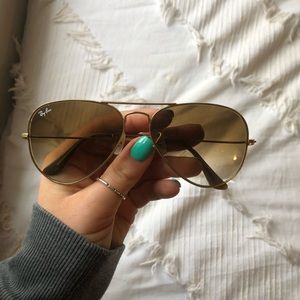 Ray ban Aviator sunglasses. Color- Gradient + Gold